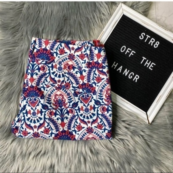 Ann Taylor white & pink marisa capris size 6 pants - Picture 2 of 3